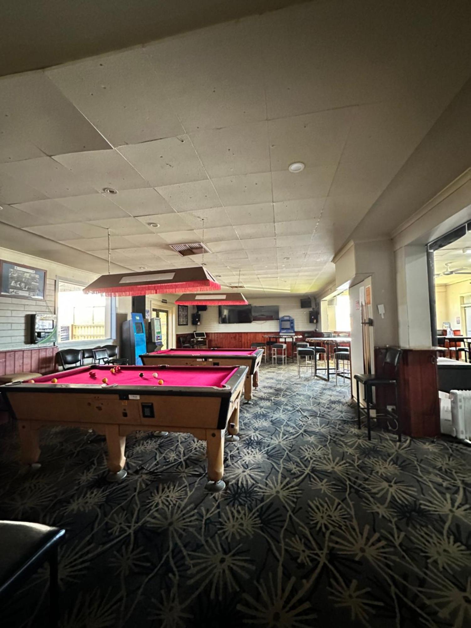 The Shamrock Hotel Balranald Esterno foto