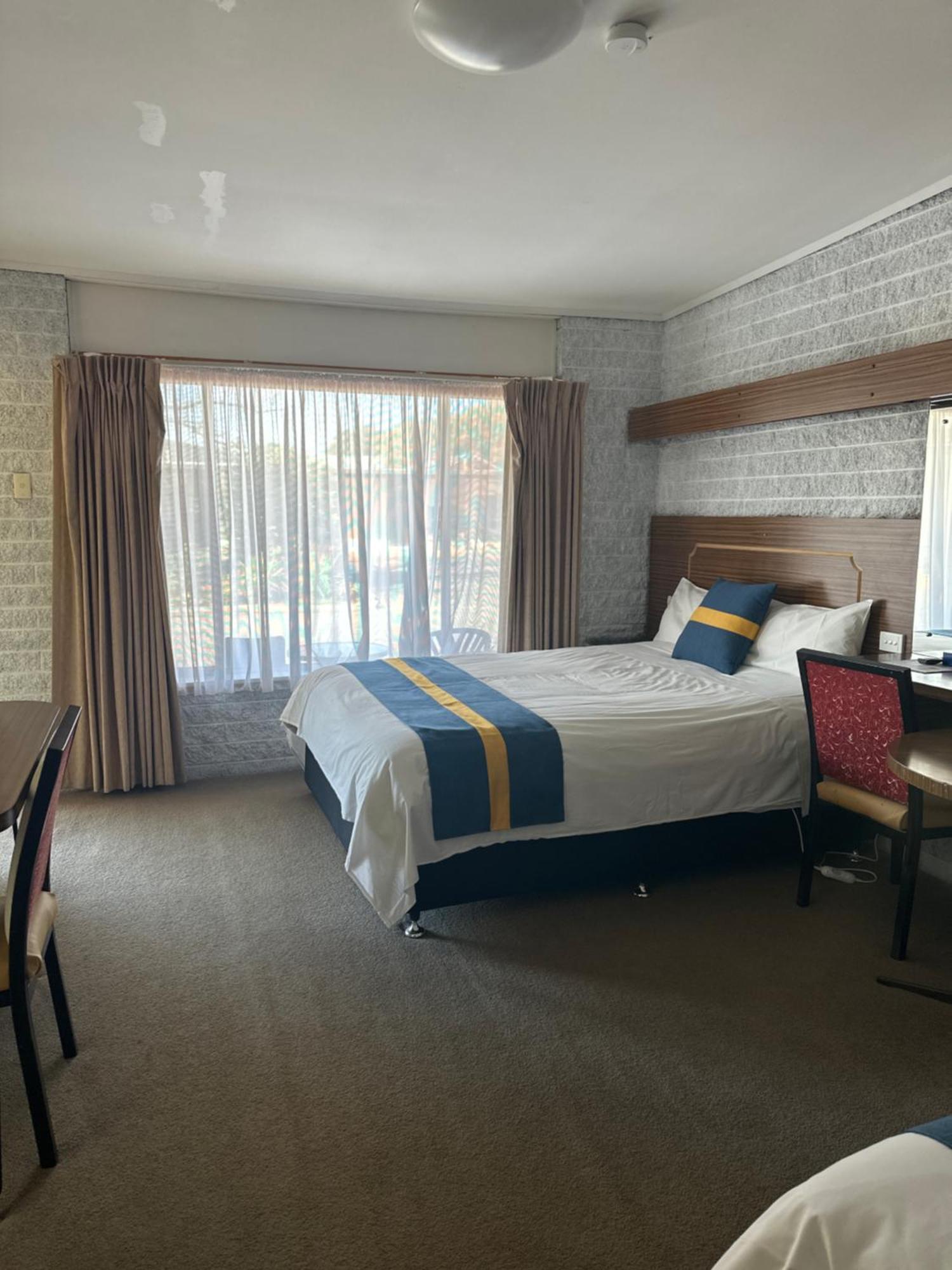 The Shamrock Hotel Balranald Esterno foto