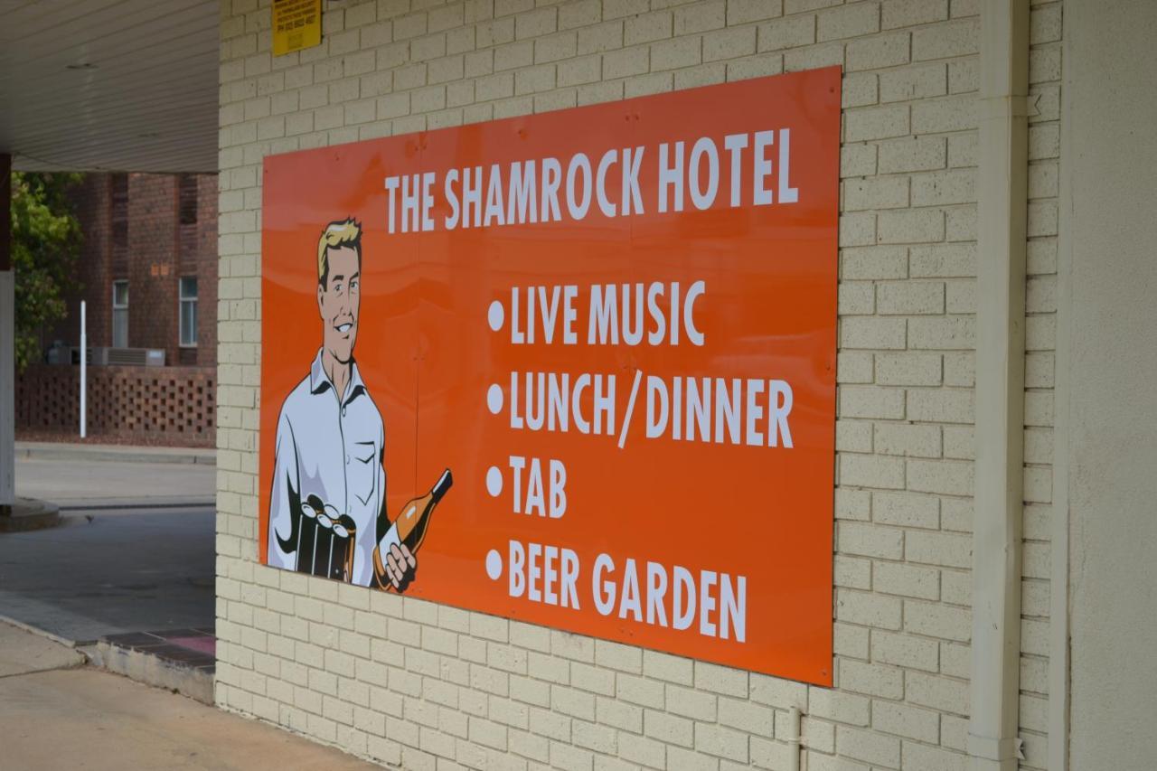The Shamrock Hotel Balranald Esterno foto